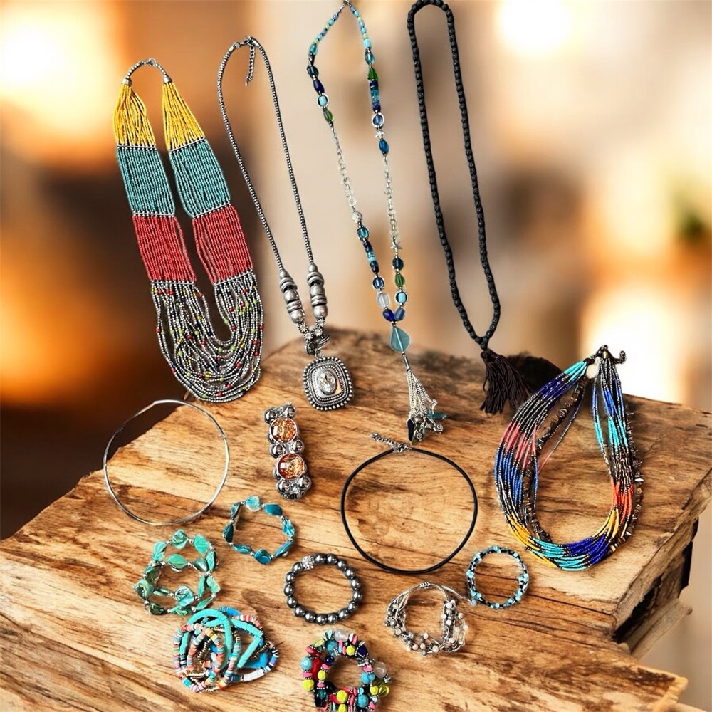 Jewelry Bracelets Necklaces 22 Pieces